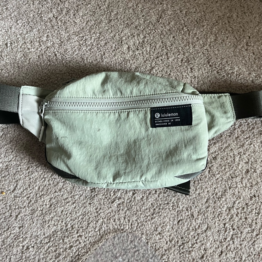 Lululemon belt bag